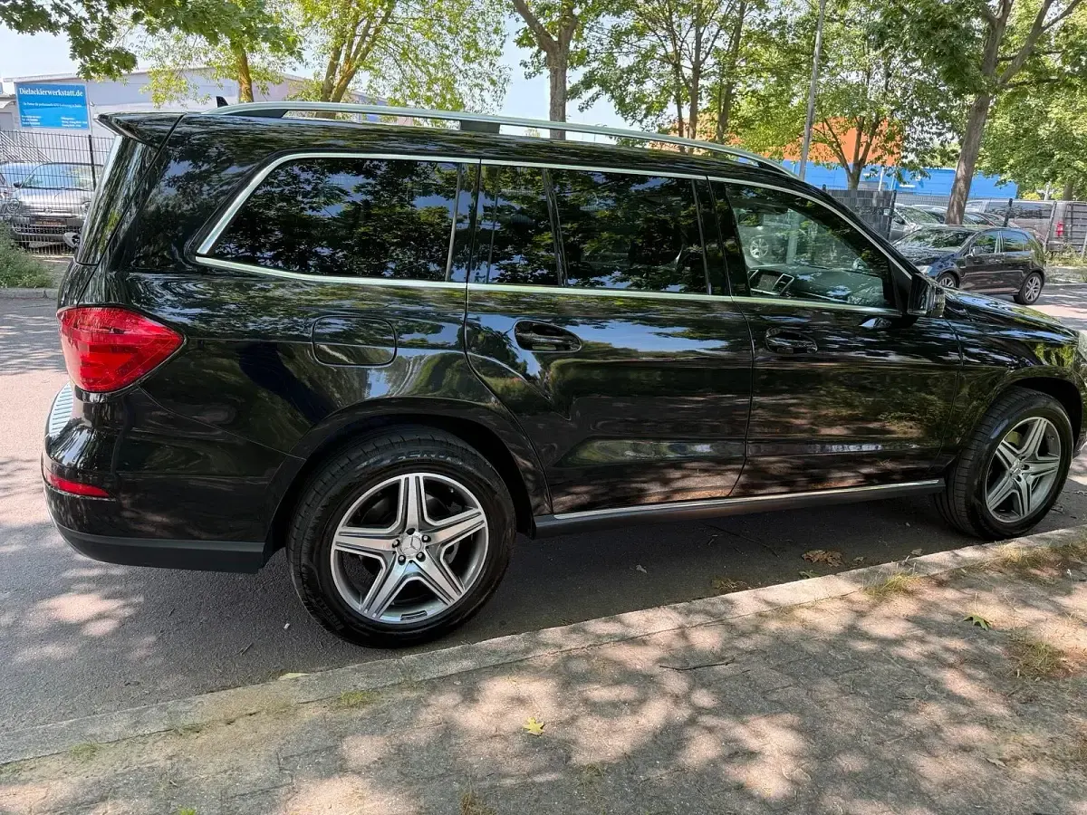 Gebraucht Mercedes GL350 258 PS (189 kW) 2014 Schwarz SUV