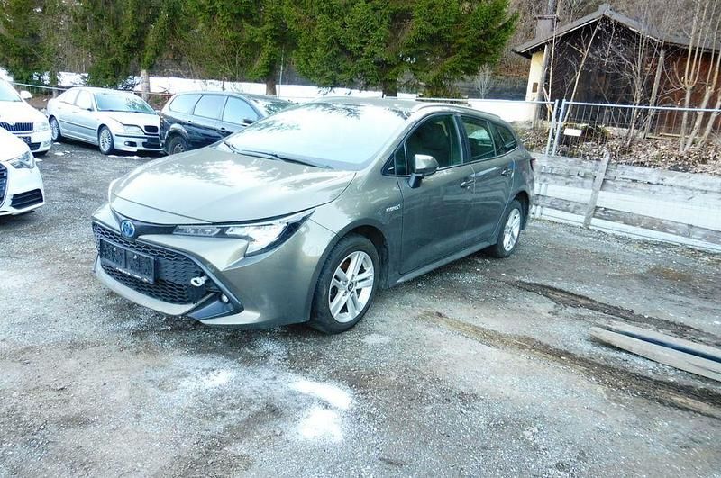 Gebraucht Toyota Corolla Hybrid Basis 98 PS (72 kW) 2021 Grau Limousine