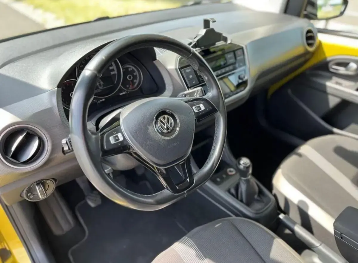 Gebraucht VW up! high up! 75 PS (55 kW) 2017 Kleinwagen