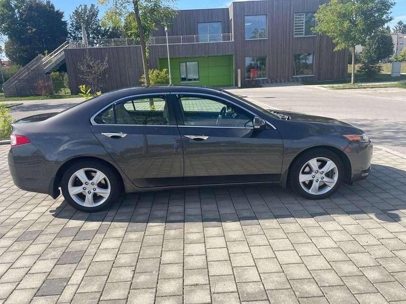 Grau Gebraucht 2010 Honda Accord Executive Limousine | 7.000 € (Superpreis) - Bild 1/4