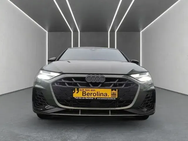 Gebraucht Audi S3 Sport 333 PS (244 kW) 2025 Grün Limousine