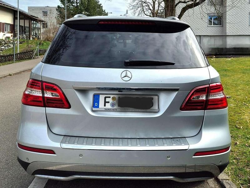 Gebraucht Mercedes ML350 258 PS (189 kW) 2012 Silber SUV