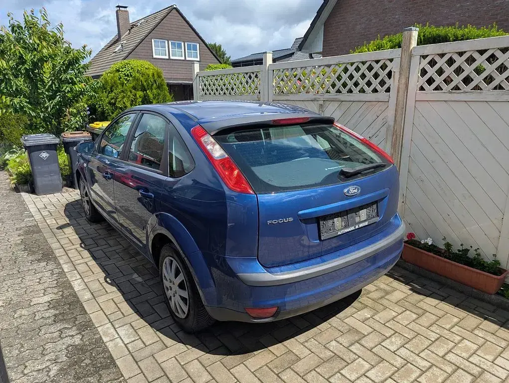 Gebraucht Ford Focus Fun X 101 PS (74 kW) 2007 Blau Limousine