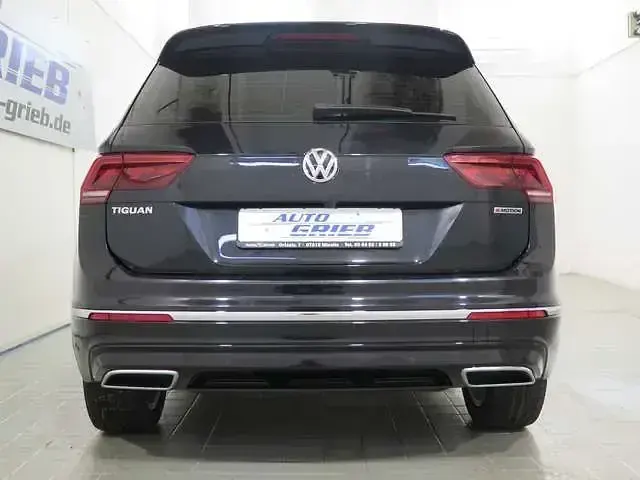 Gebraucht VW Tiguan Highline 239 PS (175 kW) 2019 Deep black perleffekt (metallic) SUV