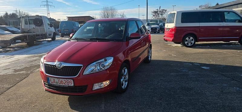 Rot Gebraucht 2011 Skoda Fabia Family Limousine | 4.500 € (Fairer Preis) - Bild 1/3