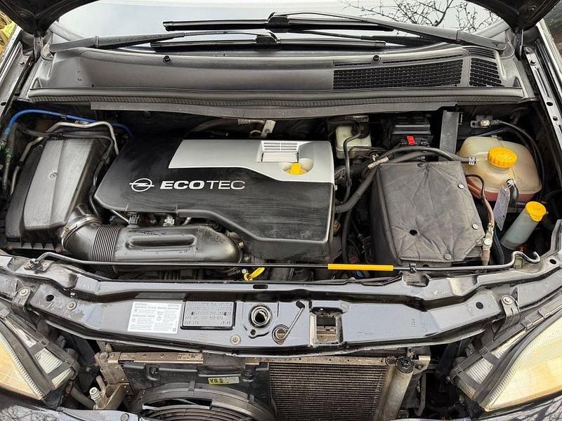 Gebraucht Opel Zafira Executive 147 PS (108 kW) 2004 Schwarz Van / Kleinbus
