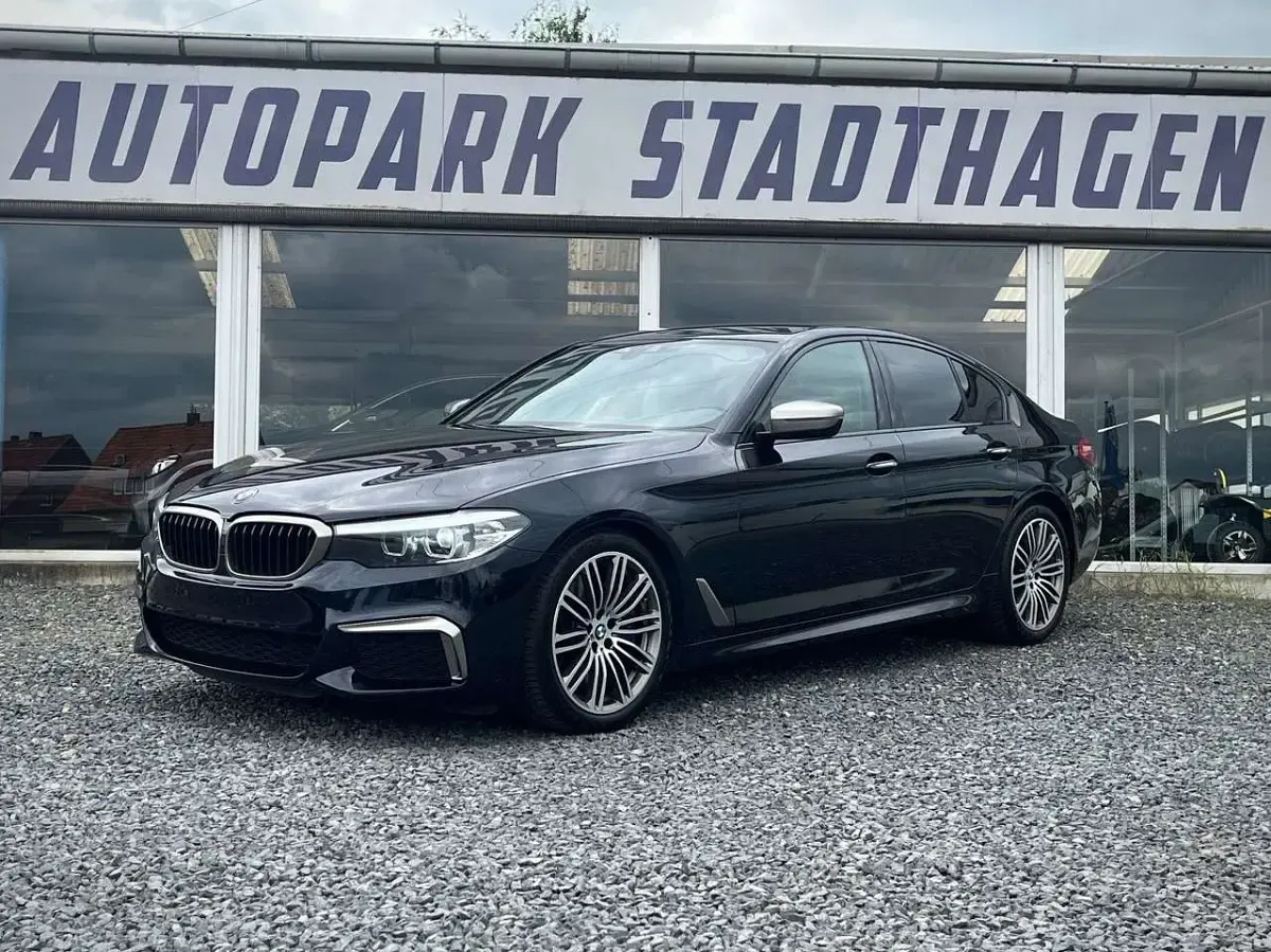 Gebraucht BMW 550 400 PS (294 kW) 2018 Carbonschwarz metallic Limousine