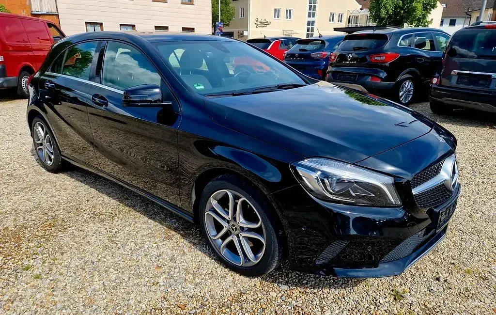 Gebraucht Mercedes A200 156 PS (114 kW) 2017 Schwarz Limousine