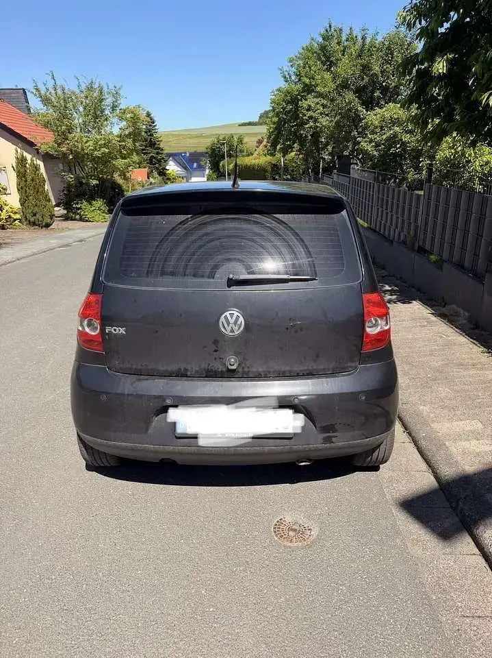 Gebraucht VW Fox Style 54 PS (39 kW) 2010 Schwarz Kleinwagen