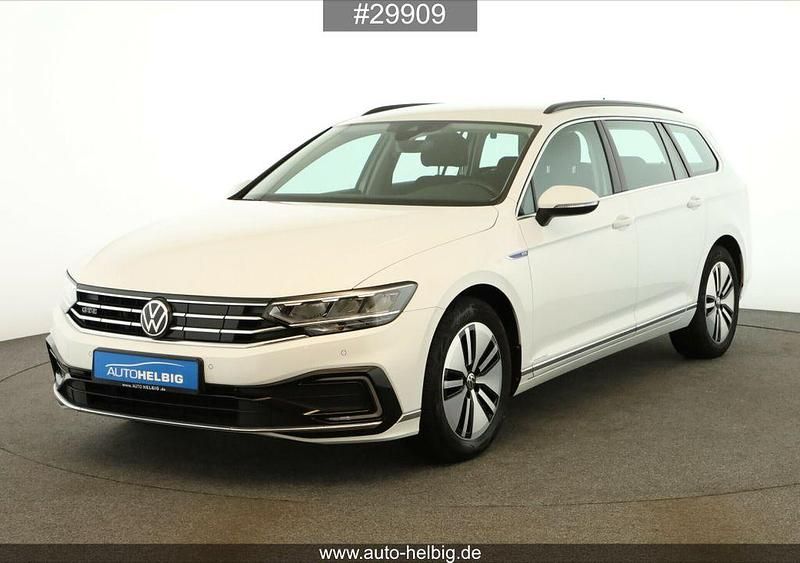 Weiß Gebraucht 2021 VW Passat GTE Kombi | 20.490 € (Superpreis) - Bild 1/4