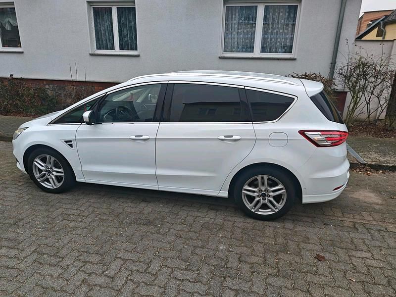 Gebraucht Ford C-MAX Titanium 150 PS (110 kW) 2017 Weiß Van / Kleinbus