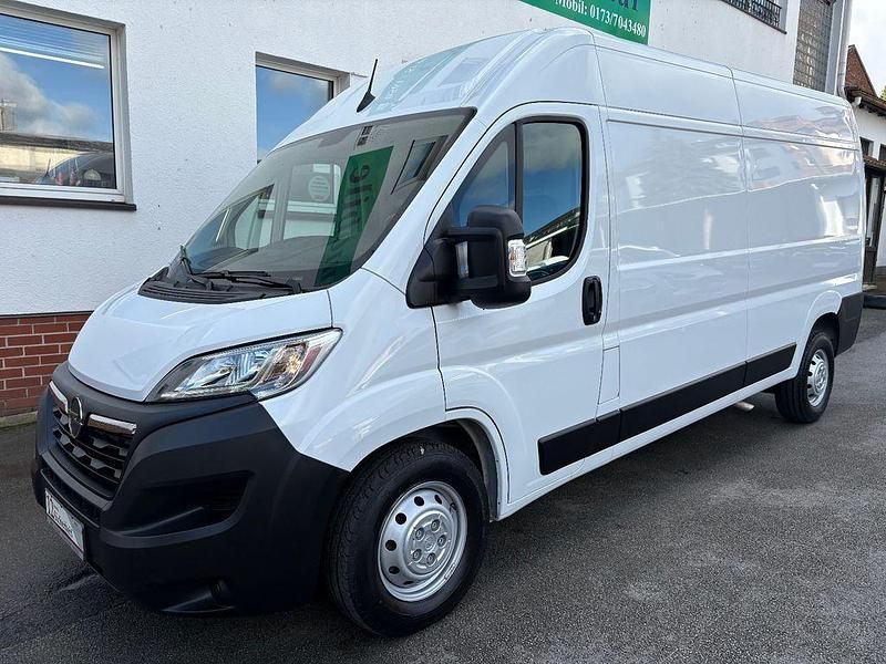 Alpinweiß Gebraucht 2024 Opel Movano Edition Van | 23.990 € (Guter Preis) - Bild 1/4