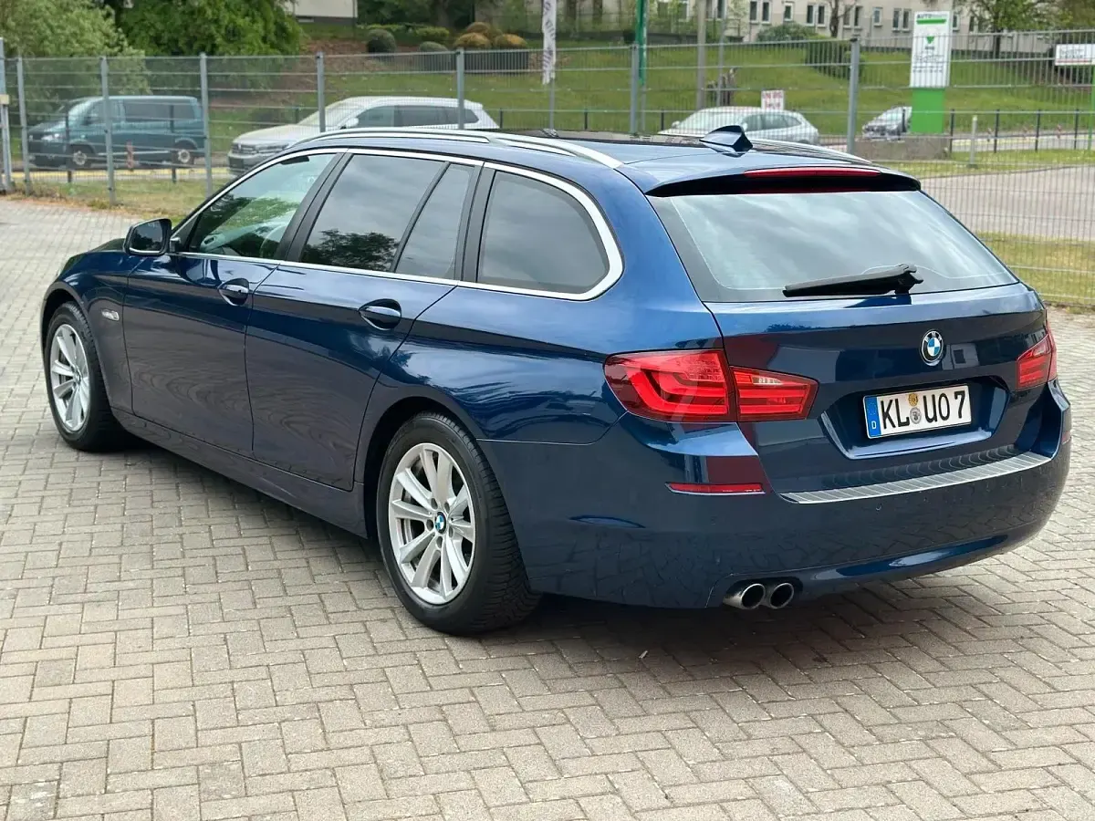 Gebraucht BMW 520 184 PS (135 kW) 2012 Blau Kombi
