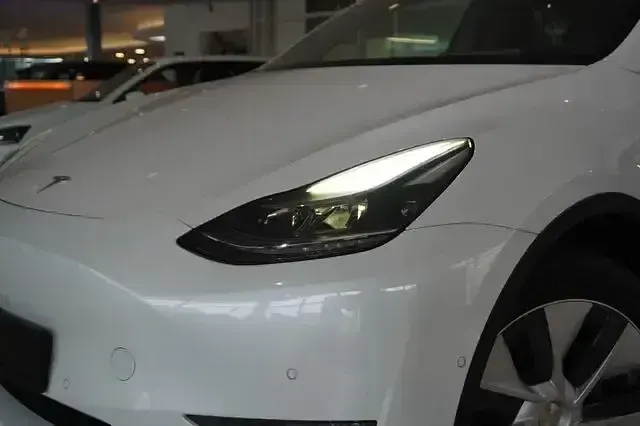 Usata Tesla Model Y 378 kW (514 CV) 2022 Bianco SUV