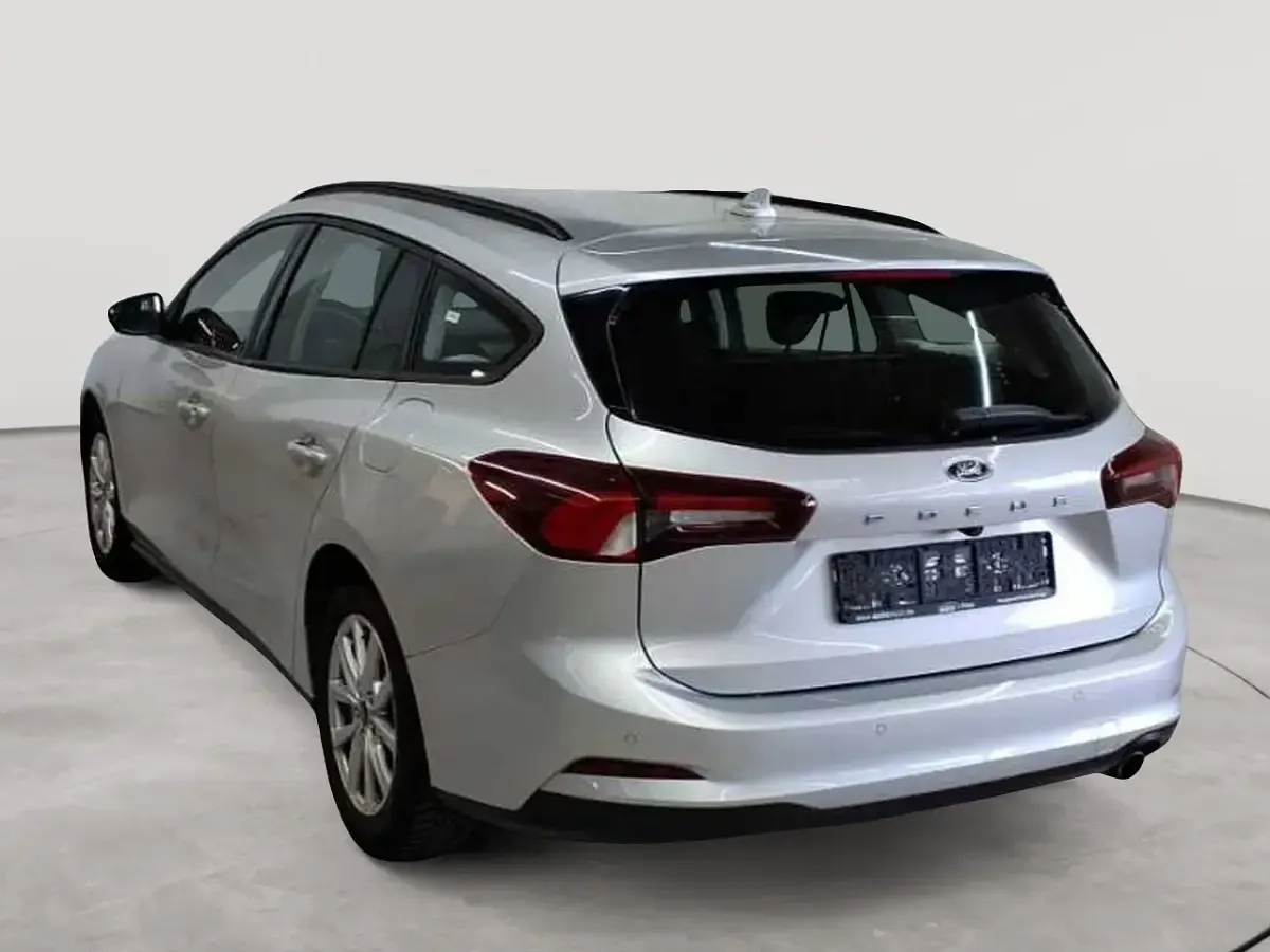 Gebraucht Ford Focus Cool & Connect 120 PS (88 kW) 2022 Moondust silber metallic Kombi