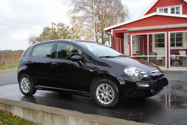Gebraucht Fiat Punto Evo 75 PS (55 kW) 2011 Schwarz metallic Kleinwagen