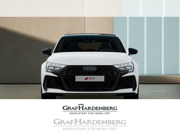 Weiß (arkonaweiss) Neu 2025 Audi RS3 Sportback Comfort Kleinwagen | 73.282 € - Bild 1/4