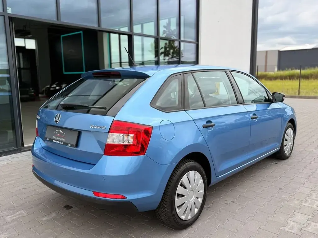 Gebraucht Skoda Rapid Cool Edition 90 PS (66 kW) 2015 Blau Kleinwagen