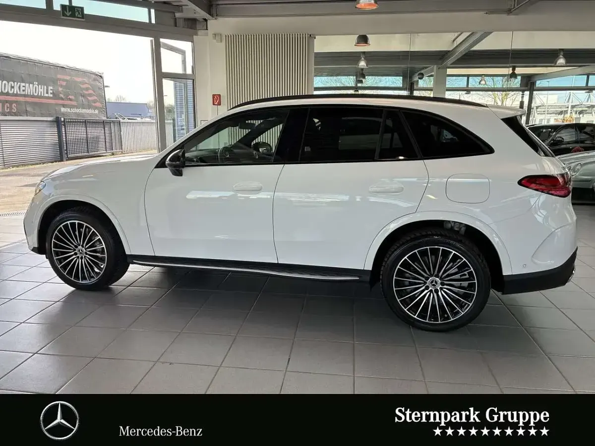 Gebraucht Mercedes GLC300de AMG 333 PS (244 kW) 2025 Unilack polarweiß SUV