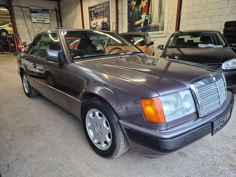 Second-hand Mercedes E220 150 CP (110 kW) 1992 Maro Coupe