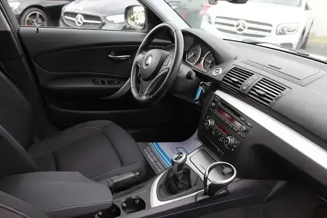 Gebraucht BMW 118 Advantage 143 PS (105 kW) 2011 Bluewater metallic Kleinwagen