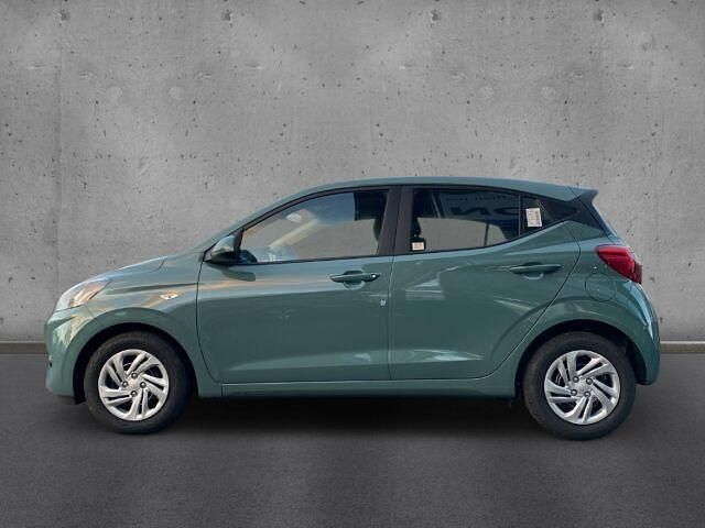 Gebraucht Hyundai i10 Select 63 PS (46 kW) 2024 Gruen Kleinwagen