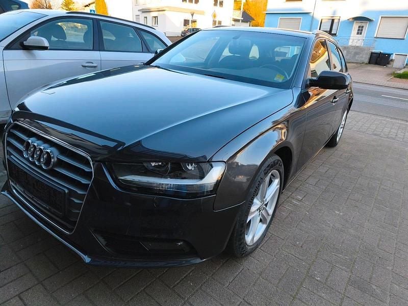 Gebraucht Audi A4 170 PS (125 kW) 2014 Grau Kombi