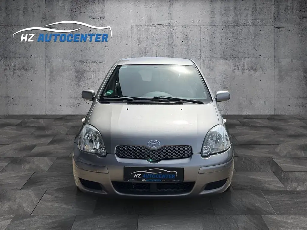 Gebraucht Toyota Yaris 87 PS (63 kW) 2003 Grau Limousine