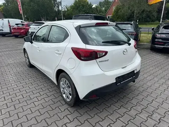 Gebraucht Mazda 2 Center-Line 150 PS (110 kW) 2016 Weiß Limousine