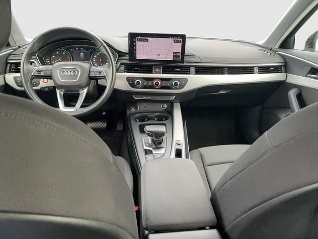 Gebraucht Audi A4 163 PS (119 kW) 2023 Schwarz Kombi