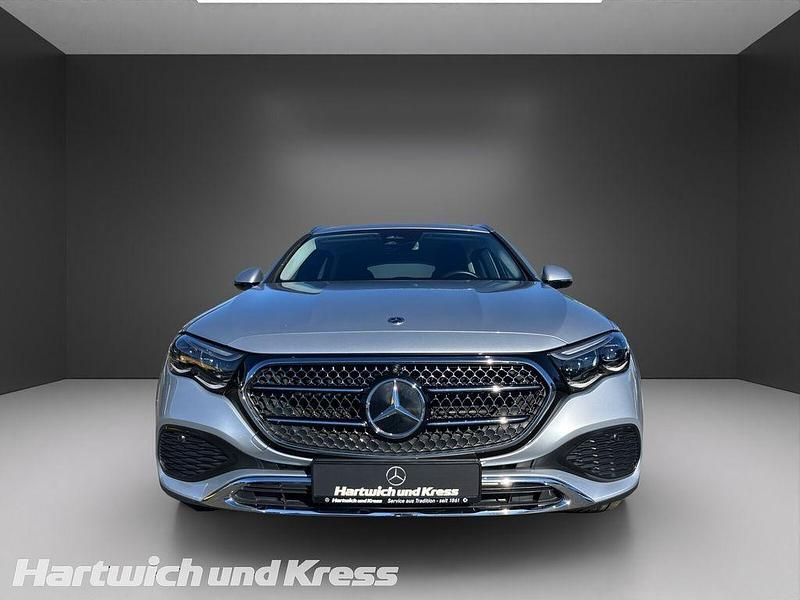 Gebraucht Mercedes E220 All-Terrain Advanced Plus 197 PS (144 kW) 2023 Hightechsilber Kombi