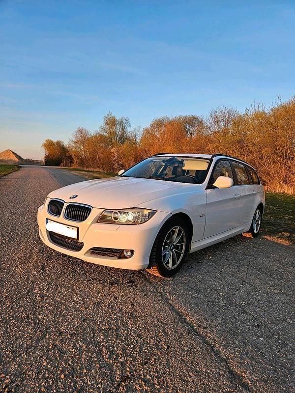 Gebraucht BMW 316 116 PS (85 kW) 2010 Weiß Kombi