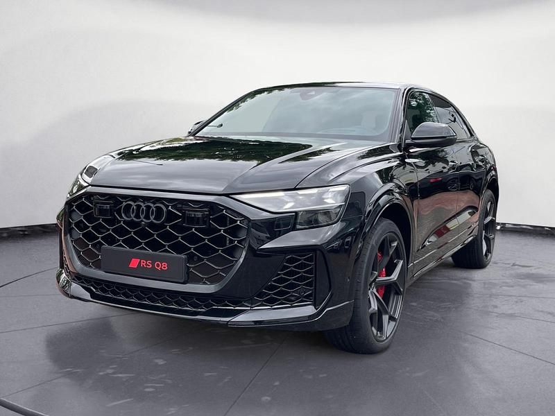Schwarz Neu 2025 Audi RS Q8 Performance SUV | 153.120 € - Bild 1/4