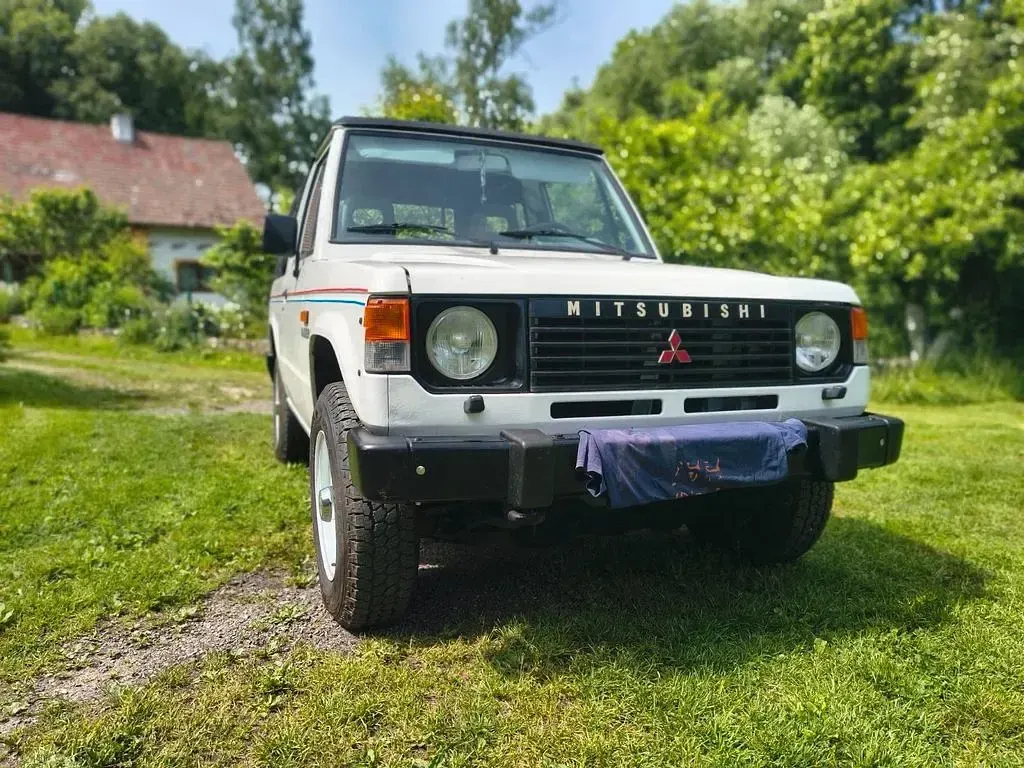Gebraucht Mitsubishi Pajero 103 PS (75 kW) 1988 Weiß SUV