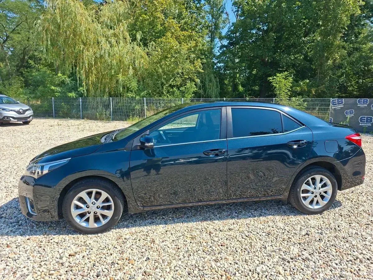 Gebraucht Toyota Corolla Executive 132 PS (97 kW) 2014 Schwarz Limousine
