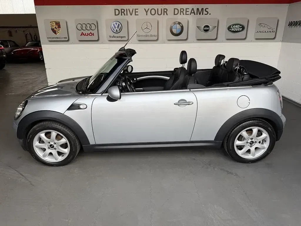 Gebraucht Mini Cooper Cabriolet 120 PS (88 kW) 2009 Pure silver (metallic) Cabrio