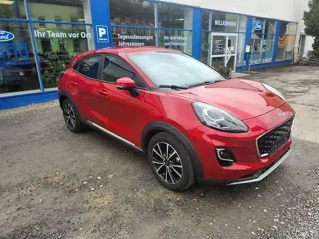 Używany Ford Puma Titanium 125 KM (91 kW) 2021 Czerwony SUV