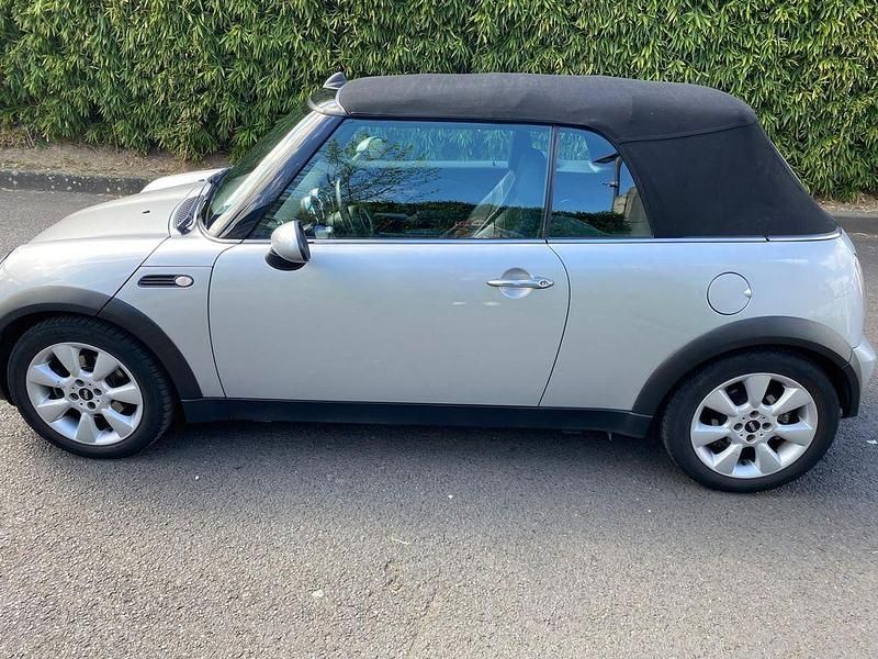 Silber Gebraucht 2007 Mini Cooper Cabriolet Cabrio | 5.900 € (Fairer Preis) - Bild 1/4