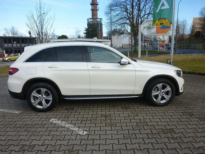 Gebraucht Mercedes GLC250 211 PS (155 kW) 2016 Weiß SUV
