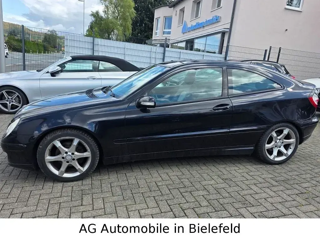 Gebraucht Mercedes C200 163 PS (119 kW) 2005 Schwarz Coupé