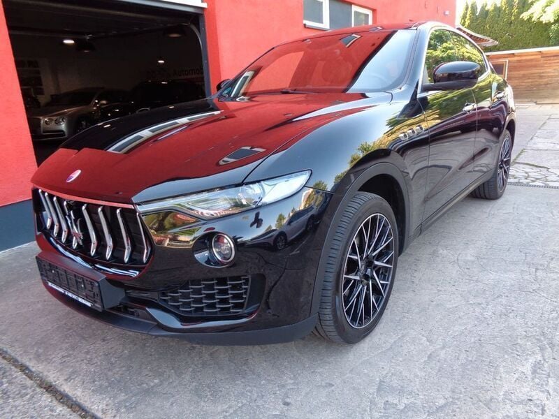 Schwarz Gebraucht 2018 Maserati Levante SUV | 34.950 € (Teuer) - Bild 1/4