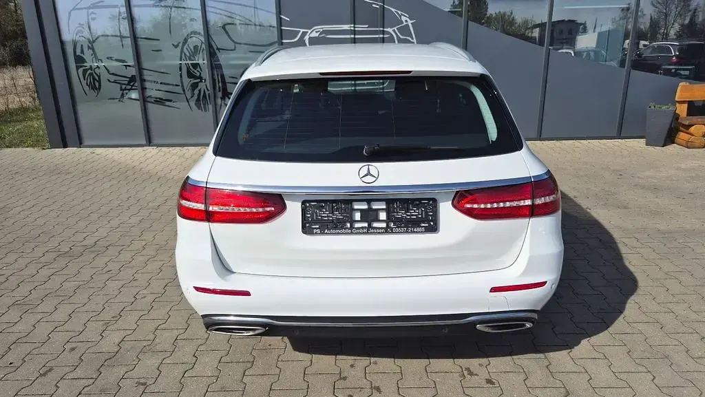 Second-hand Mercedes E250 211 CP (155 kW) 2018 Alb Berlinǎ