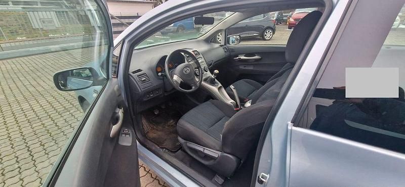 Gebraucht Toyota Auris Team 126 PS (92 kW) 2009 Blau Kleinwagen