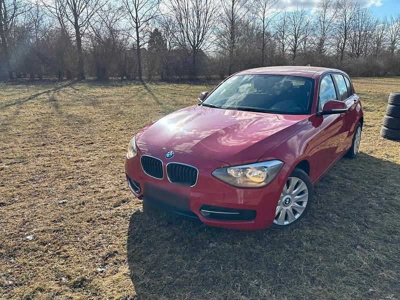 Gebraucht BMW 116 136 PS (100 kW) 2012 Rot Kleinwagen