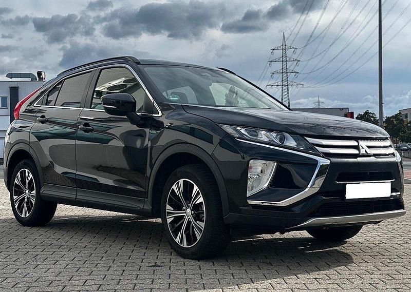 Schwarz Gebraucht 2019 Mitsubishi Eclipse Cross Diamant Edition SUV | 14.790 € (Superpreis) - Bild 1/4