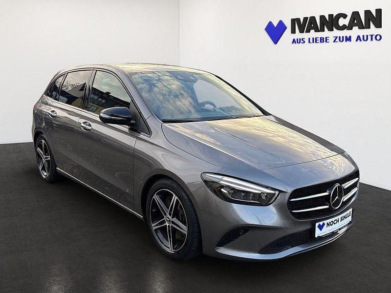 Gebraucht Mercedes B250 Progressive 224 PS (164 kW) 2022 Mountaingrau – met. Van / Kleinbus