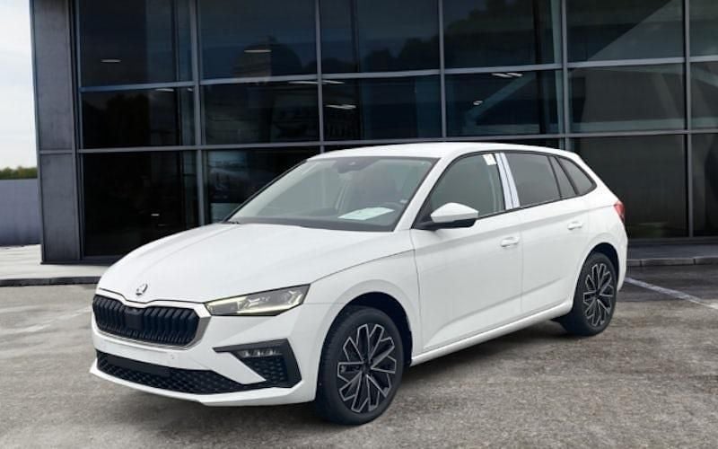 Neu Skoda Scala Tour 116 PS (85 kW) 2025 Weiss Kleinwagen