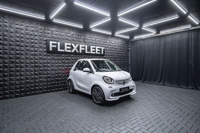 Weiß Gebraucht 2018 Smart ForTwo Cabrio Brabus Cabrio | 19.990 € (Fairer Preis) - Bild 1/4