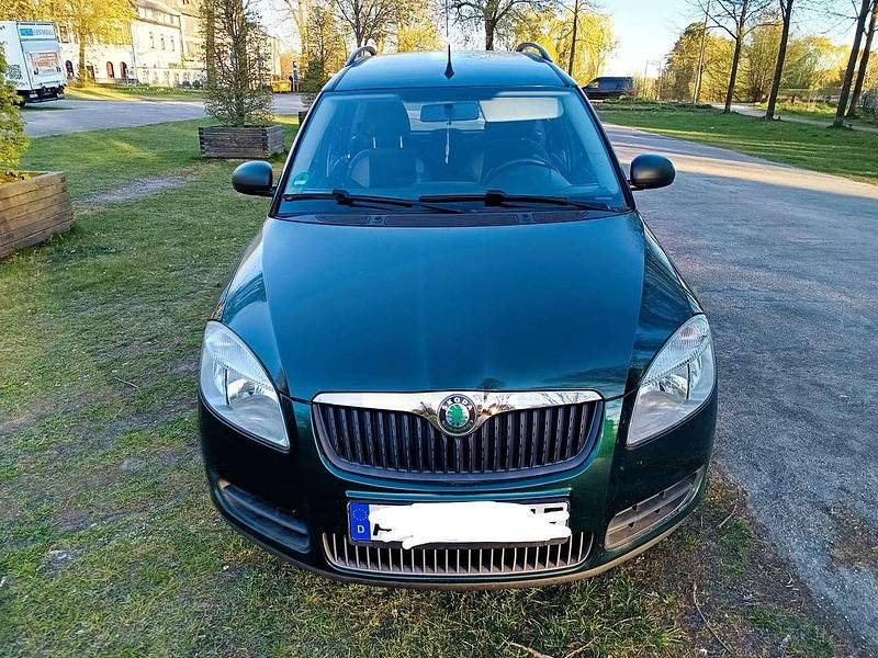 Grün Gebraucht 2009 Skoda Roomster Van / Kleinbus | 2.800 € (Fairer Preis) - Bild 1/4
