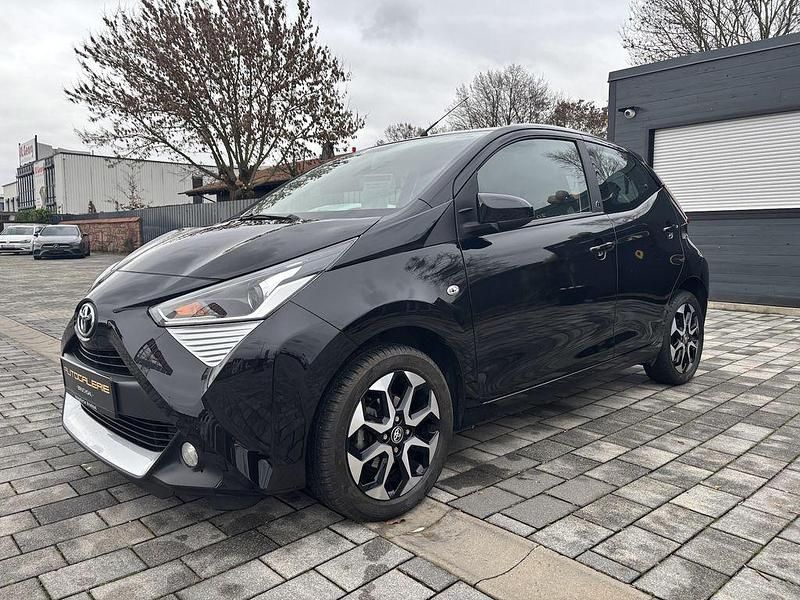 Schwarz Gebraucht 2020 Toyota Aygo X Play SUV | 13.749 € (Fairer Preis) - Bild 1/4